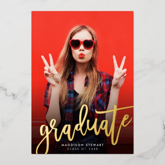 2023 AFSTUDEREN foto modern, minimaal script goud Folie Uitnodiging (Voorkant)