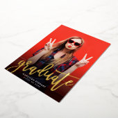 2023 AFSTUDEREN foto modern, minimaal script goud Folie Uitnodiging (Gedraaid)