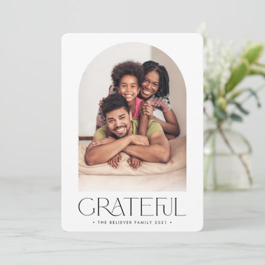 2023 FAMILIE FOTO minimalistische boog DANKBAAR ro Aankondiging (Staand voorkant)