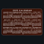 2023 Jaar Maandelijkse kalender Bruin Rood Eenvoud Magneet<br><div class="desc">Deze 2023-jaarkalender met flexibele magneet show de dagen van de week voor elke maand in wit op een bruine achtergrond met een licht houtwalneeffect. Het is de perfecte flexibele maandkalender van de magneet als je op zoek bent naar een licht bijtend maar professioneel gevoel. Weet altijd welke datum het is...</div>