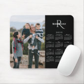 2023 Naam aangepaste fotomonogram kalender op zwar Muismat (Met muis)