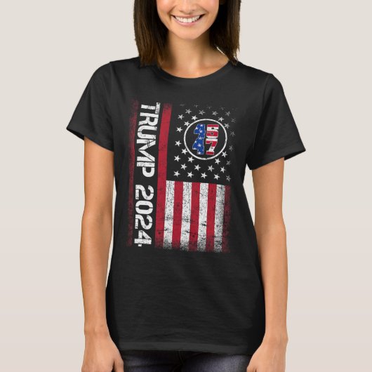 2024 45 47 Stand met Amerikaanse vlag Mannen Vrouw T-shirt (Voorkant)