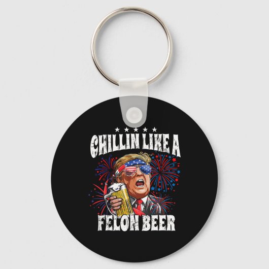 2024 Chillin Like A Felon Beer Sleutelhanger (Voorkant)