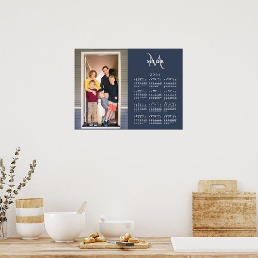 2024 Kalender Aangepaste Foto Monogram Naam Navy B Poster (Keuken)