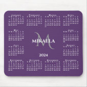 2024 Kalender Chic Monogram Naam op Paarse Muismat (Voorkant)