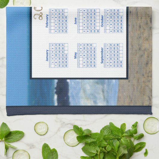 2024 Kalender Ocean Waves Beach Rocks Foto Theedoek (Gevouwen)