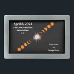 2024 Totaal zonnepanelen Gesp<br><div class="desc">Bent u van plan de 2024 Total Solar Eclipse te zien? Laat de wereld dan weten dat je er zult zijn en dat het geweldige zal zijn. Dit ontwerp bestaat uit opeenvolgende afbeeldingen van een totale zonsverduistering in uitvoering, met het diamantringeffect in het midden, met de datum "8 april 2024"...</div>