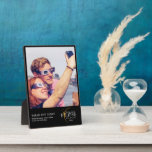 2024 Totale Zonsverduistering Foto Koppels Geschen Fotoplaat<br><div class="desc">Introductie van onze 2024 Total Solar Eclipse Photo Couples Gifts Keramisch Ornament, een gekoesterde aandenken om de magie van dit hemelse evenement vast te leggen. Gepersonaliseerd met uw favoriete foto van de zonsverduistering, herdenkt dit ornament het ontzagwekkende moment wanneer de zon, maan en aarde op één lijn liggen. Gemaakt van...</div>