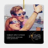 2024 Totale Zonsverduistering Foto Koppels Geschen Keramisch Ornament (Achterkant)