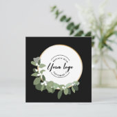 2024 Vakantie Bedrijf Groene krans Aangepaste Logo Feestdagenkaart (Staand voorkant)