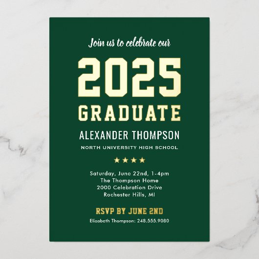 2025 Afstuderen Modern Green Gold Graduation Party Folie Uitnodiging (Voorkant)