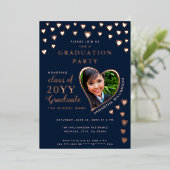 2025 Afstuderen Navy Blue & Roos Gold Afstuderen Folie Uitnodiging (Staand Voorkant)