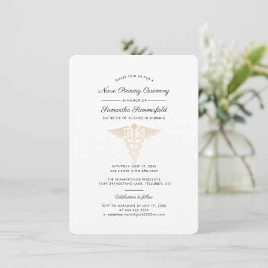 2025 Afstuderen Nurse Pinning Ceremony Invitation Kaart (Staand voorkant)