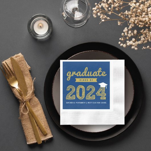 2025 Bold Gold Sketch Text Modern Graduation Party Servetten