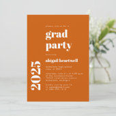2025 Bold Typography Burnt Oranje Afstudeerder Par Kaart (Staand voorkant)