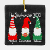 2025 Christmas Gnomes Cute Family 3 Kids Holiday  Keramisch Ornament (Voorkant)