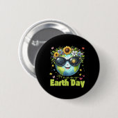 2025: Funny Earth Day – Red de planeet Schattigee  Ronde Button 5,7 Cm (Voorkant /achterkant)