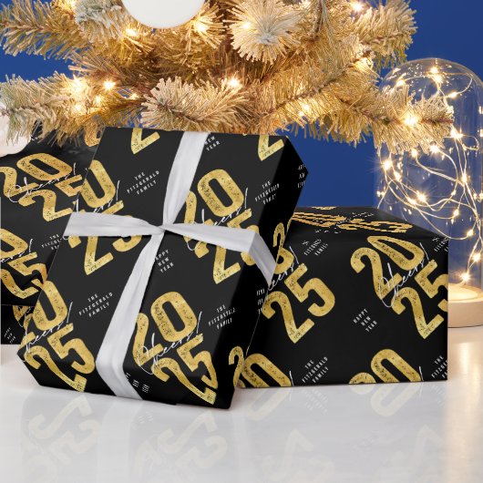 2025 Gold Typography Modern Nieuwjaar Cadeaupapier (Feestdagen)