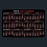 2025 Jaar Maandelijkse Kalender Classic Zwart Rood Magneet<br><div class="desc">Deze 2025 jaarkalender flexmagneet shows de dagen van de week voor elke maand in klassiek, professioneel ogend rood en wit op zwart. Dit is een eenvoudige, minimalistische, gedurfde jaarkalender om u te helpen het nieuwe jaar te veroveren. Weet altijd welke datum het is en controleer de dagen van de week...</div>