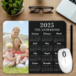 2025 Kalender Aangepaste Foto Moderne Familie 12 M Muismat<br><div class="desc">Maak kennis met de 2025 Modern Family Mousepad Kalender! Dit veelzijdige bureauaccessoire combineert functionaliteit naadloos met stijl, perfect voor elke kantoor of werkruimte thuis. Deze mousepad heeft een strak, eenvoudig ontwerp en is voorzien van een handige kalender die het hele jaar door gemakkelijk te raadplegen is. Wat deze mousepad onderscheidt,...</div>