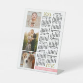 2025 Kalender Blush Roze Goud Familie Fotocollage Reclamebord Met Voetstuk (Voorkant)