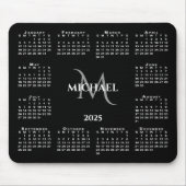2025 Kalender Chic Monogram Naam op Zwart Muismat (Voorkant)