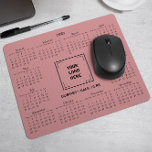 2025 KALENDER CORPORATE BUSINESS LOGO PINK MUISMAT<br><div class="desc">Ontwerp uw eigen aangepaste 2025 kalender muismat met uw bedrijf logo. Het is een perfecte promotionele weggeefactie of bedrijfscadeau voor klanten, leveranciers, werknemers en andere gewaardeerde personen. De kalender wordt elegant weergegeven met een geavanceerd serif-lettertype, wat zorgt voor duidelijkheid en professionaliteit, terwijl de lay-out alle 12 maanden in één oogopslag...</div>