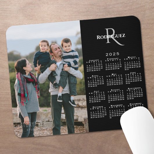 2025 Kalender Custom Photo Monogram Naam op Zwart Muismat