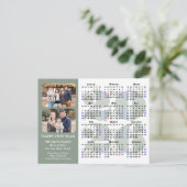 2025 Kalender Modern Zwart Familie Foto Minimalist Feestdagenkaart (Staand voorkant)