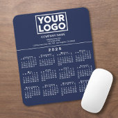 2025 Kalenderbedrijf Logo en tekst op marineblauw Muismat