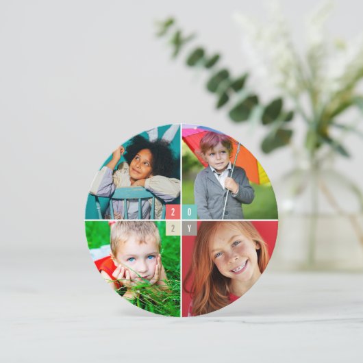 2025 Kleurblokken Modern Nieuwjaar 4 Fotocollage Feestdagenkaart (Staand voorkant)