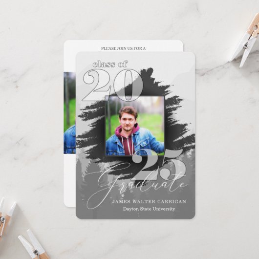 2025 Masculine Greyscale 2 Foto Afstuderen Kaart (Voorkant / Achterkant in situ)