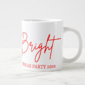 2025 Modern Merry and Bright Red Pink Christmas Grote Koffiekop (Rechts)