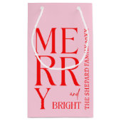 2025 Modern Merry and Bright Red Pink Christmas Klein Cadeauzakje (Achterkant)