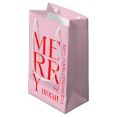 2025 Modern Merry and Bright Red Pink Christmas Klein Cadeauzakje (Voorkant Gekanteld)