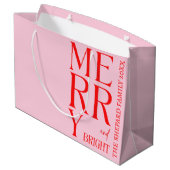 2025 Moderne Kerst Merry and Bright Rood Roze Groot Cadeauzakje (Achterkant Gekanteld)