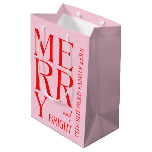 2025 Moderne vrolijke en felrode roze kerst Medium Cadeauzakje (Achterkant Gekanteld)