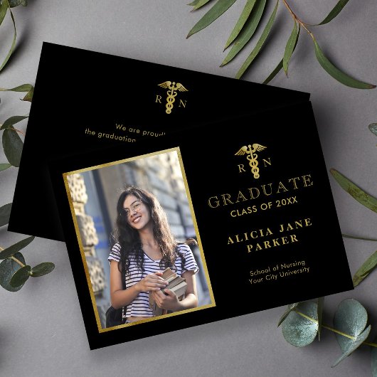 2025 Nursing School afstuderen gouden sierlijke fo Aankondiging