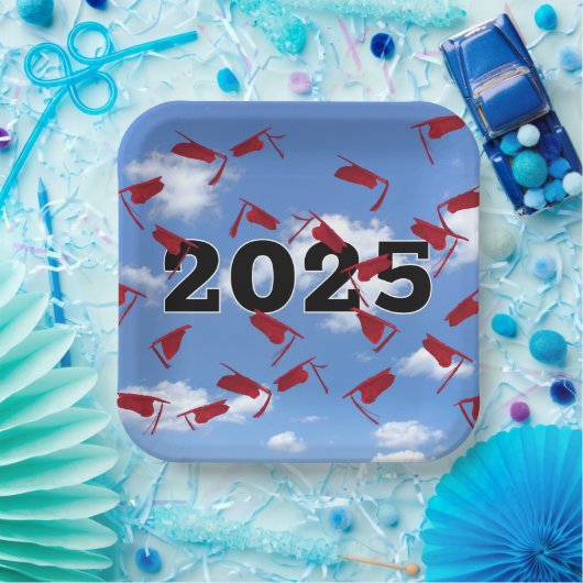 2025 Red Graduation Caps in de lucht Papieren Bordje (Feest)
