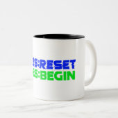 2025:RESET/2026:BEGIN Mug Tweekleurige Koffiemok (Voorkant rechts)