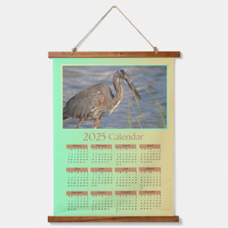 2025 Tapestry Calendar, een reiger die zich voedt Hangend Wandkleed