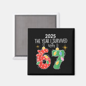 2025 The Year I Survived Barely 67 Lights Christma Magneet (Voorkant / Achterkant)