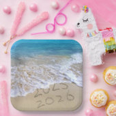 2025 Tropical Beach Nieuwjaarsfeest Papieren Bordje (Feest)