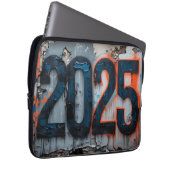 2025 Urban Graffiti Wall Art – Grunge Texture Laptop Sleeve (Voorkant Rechts)