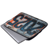 2025 Urban Graffiti Wall Art – Grunge Texture Laptop Sleeve (Voorkant onderkant)