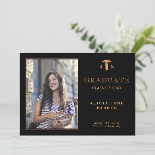 2025 Verpleegschool afstuderen foto Aankondiging (Staand voorkant)