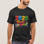 2026: Anders Gebouwd | Ultieme Editie T-shirt (Voorkant)