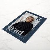 2026 Blauwe Afgestudeerde 4 Foto Afstuderen Zilver Folie Uitnodiging (Gedraaid)