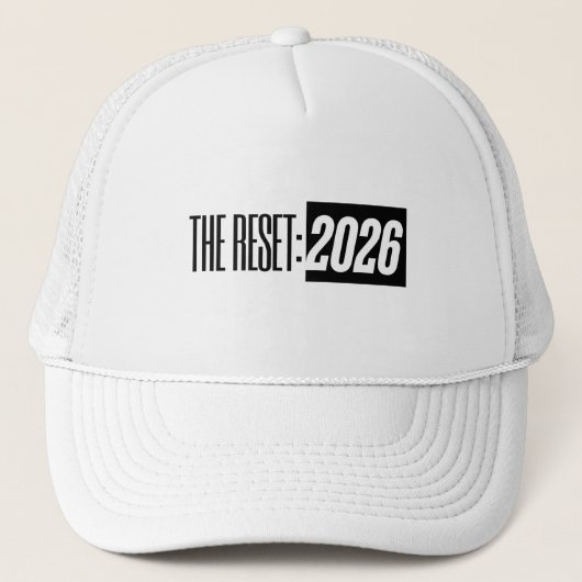 2026 – Bold Minimal Typography Hat Trucker Pet (Voorkant)