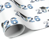 2026 Graduation Hats In Sky Text Cadeaupapier (Rol Hoek)